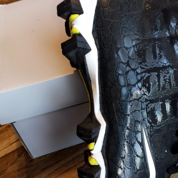 Mens Nike force savage shark football cleats - Picture 5 of 8